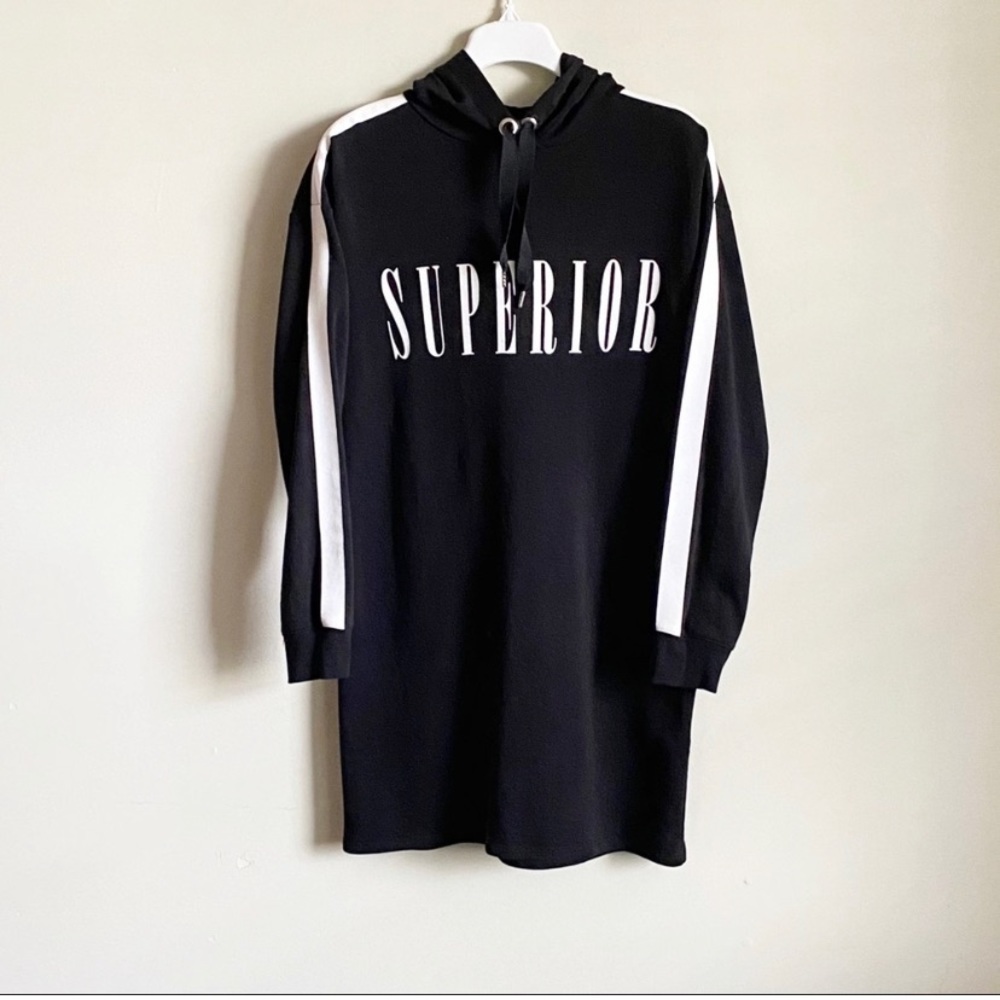 H&M Long Sweater Black Printed Size 6
